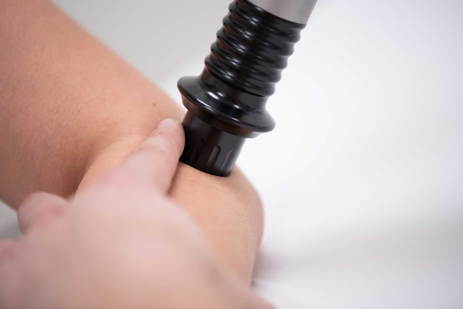 terapija z udarnimi globinskimi valovi od blizu