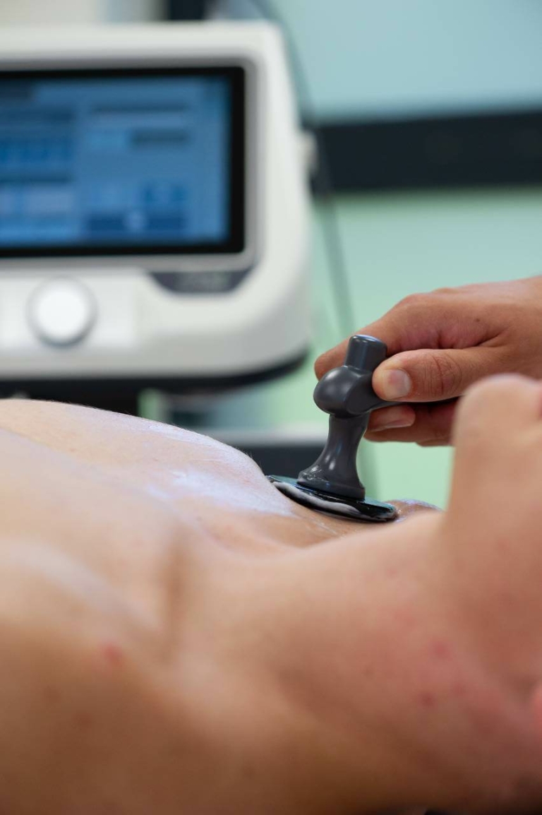 Tecar terapija za odpravo bolečin v rami