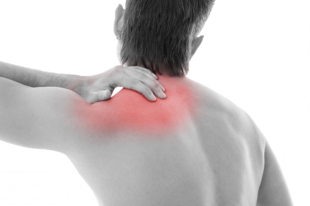 nihajna poškodba vratu