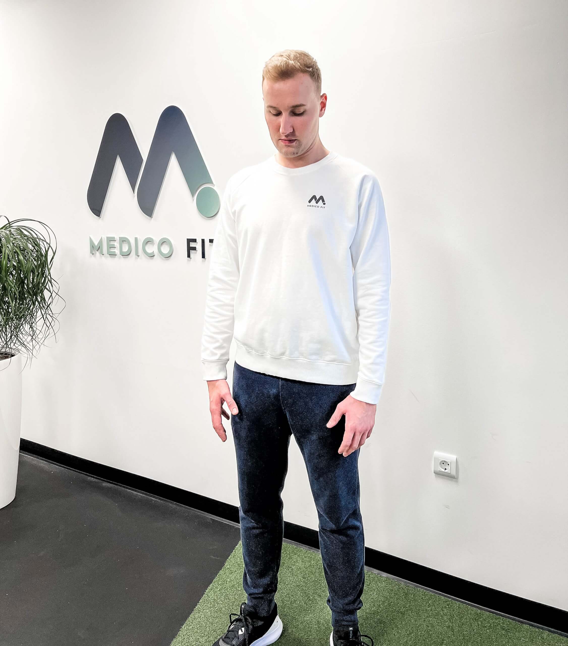 stiff neck exercise demonstration 1