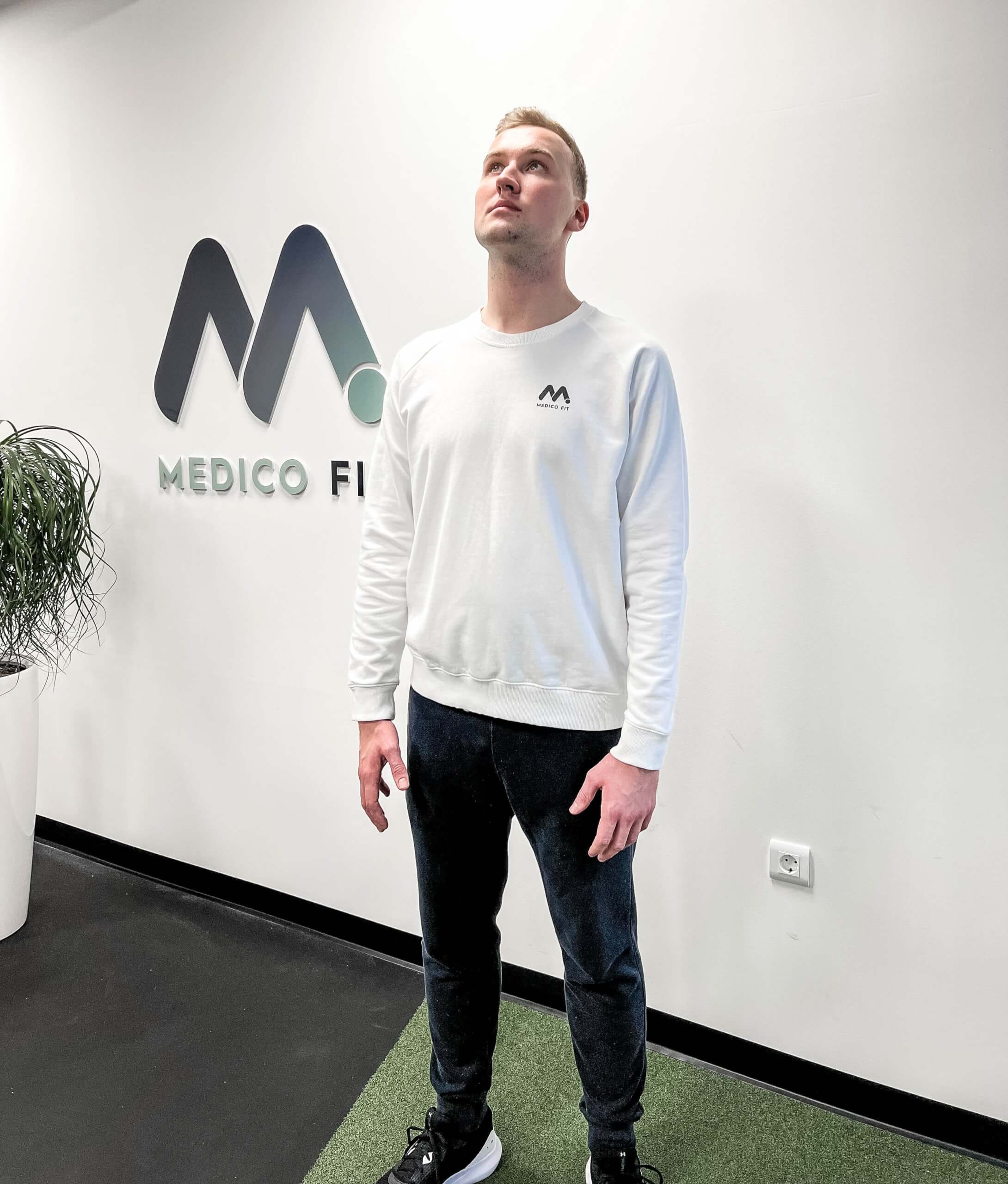 stiff neck exercise demonstration 2