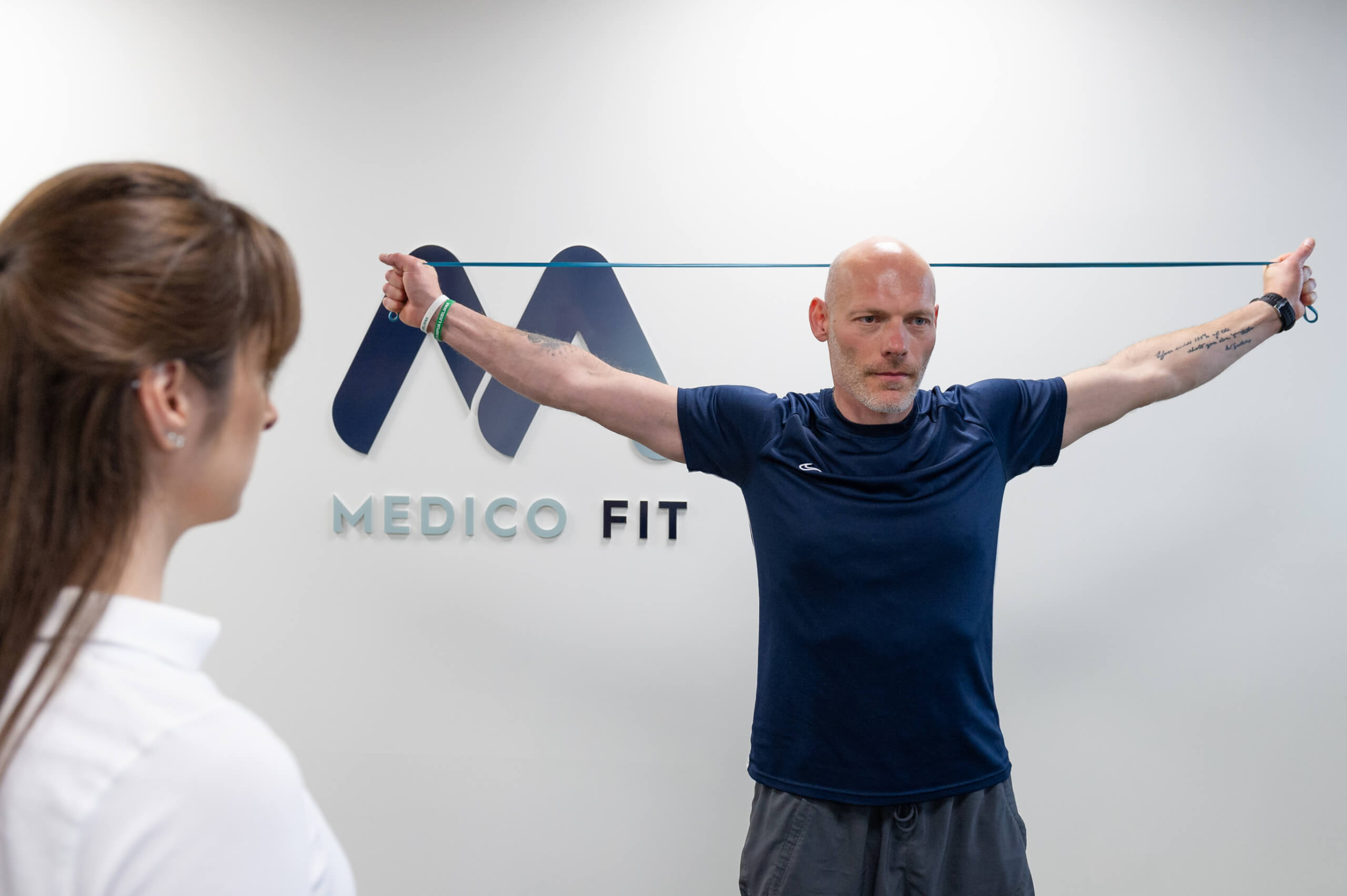 kinezioterapija z elastično vrvjo