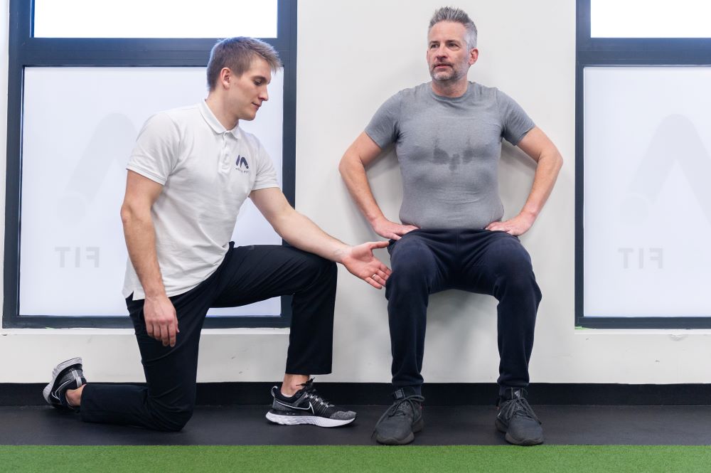 Kineziolog zdravi bolečine v sklepih