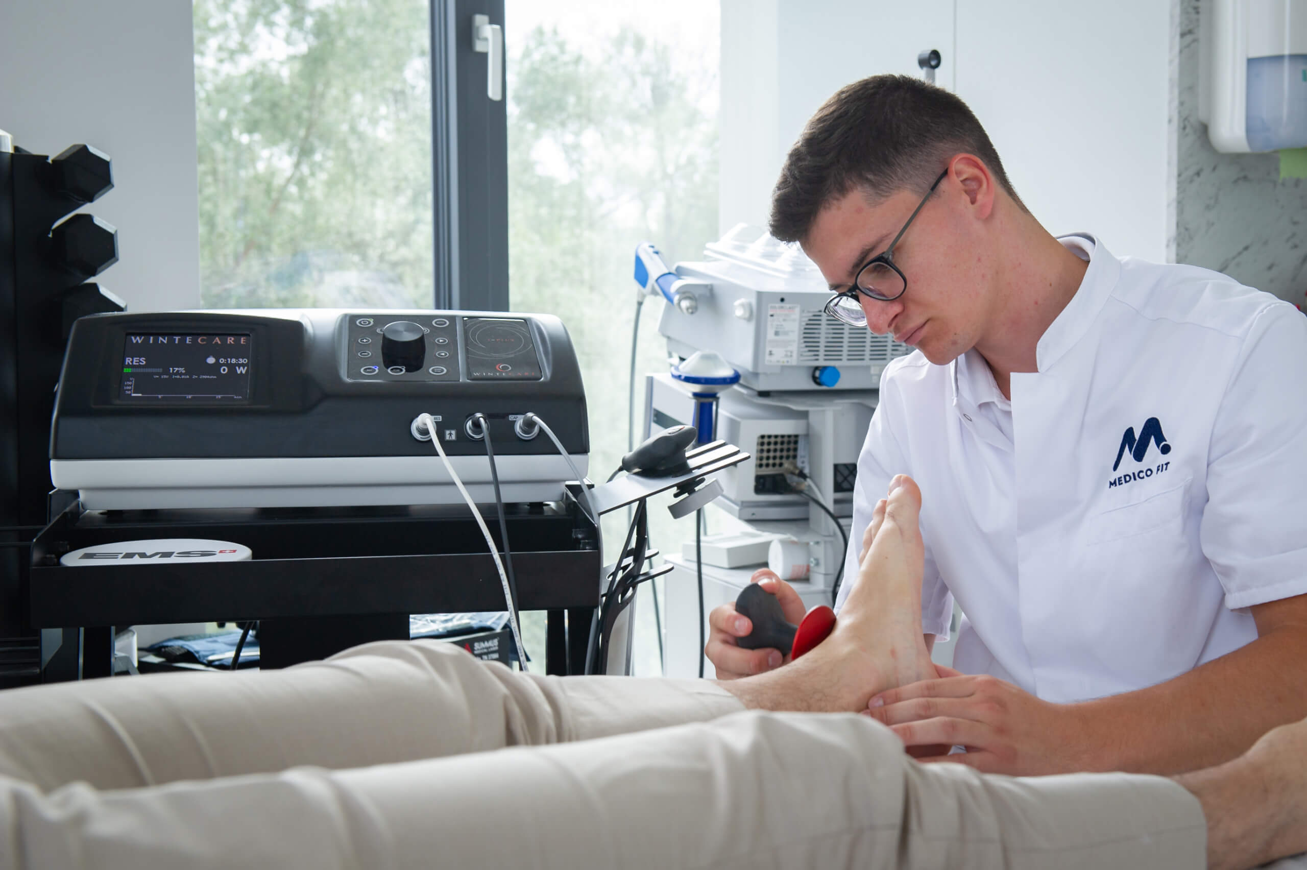 zmanjšanje otekline po operaciji gležnja rehabilitacija