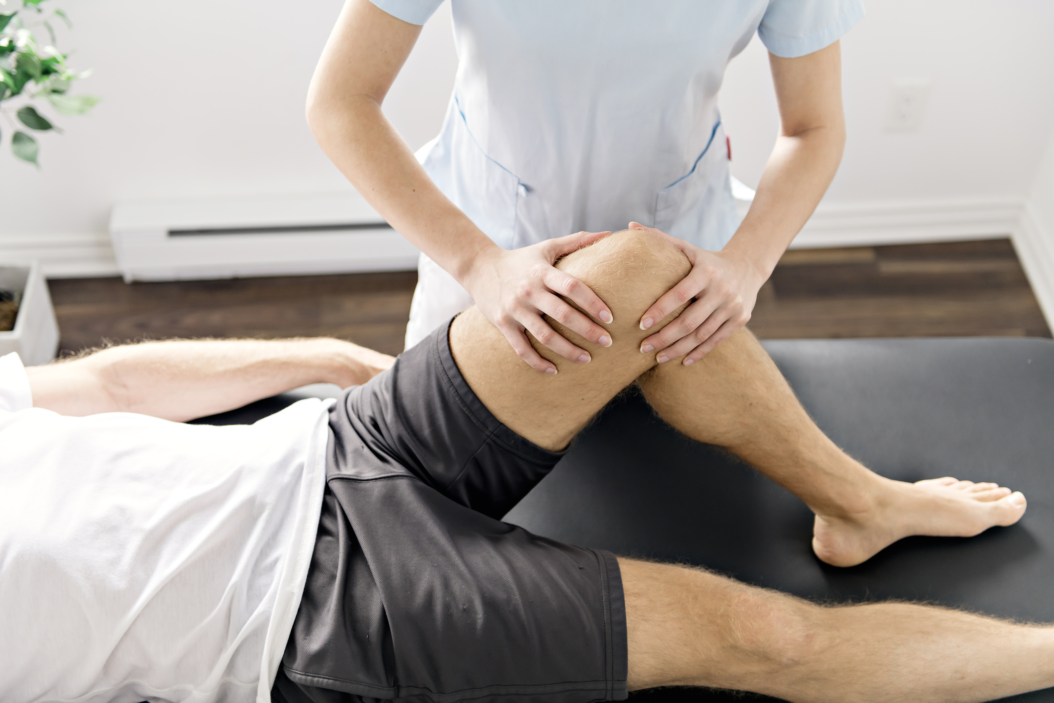 bolečine v kolenu med spanjem