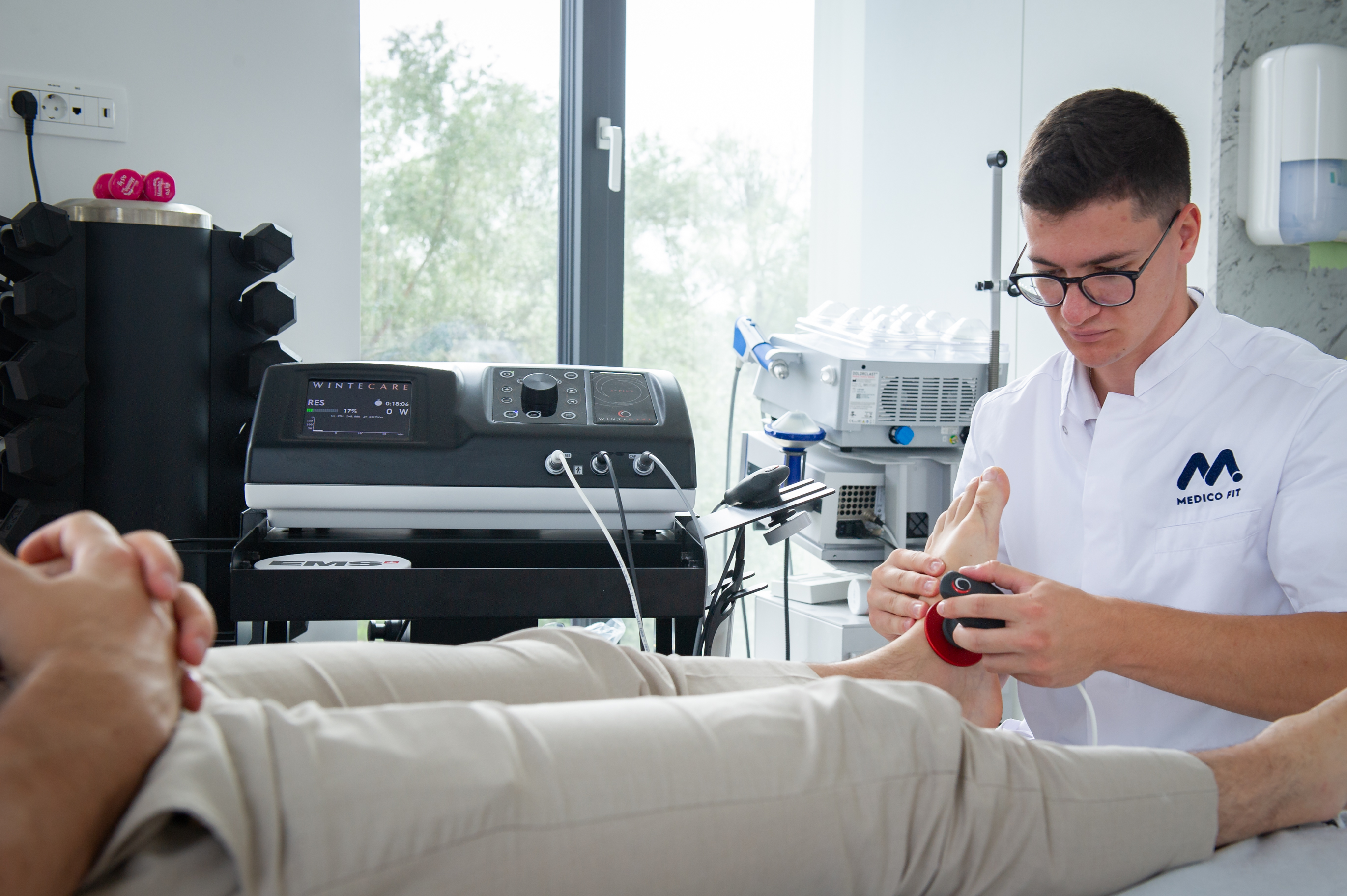 zdravljenje bolečine v peti pri hoji z fizioterapijo