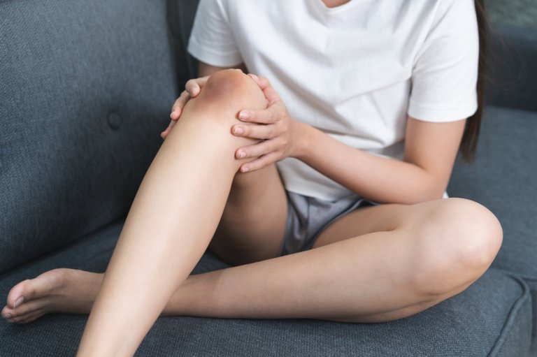 Močan udarec v kost: prva pomoč in okrevanje